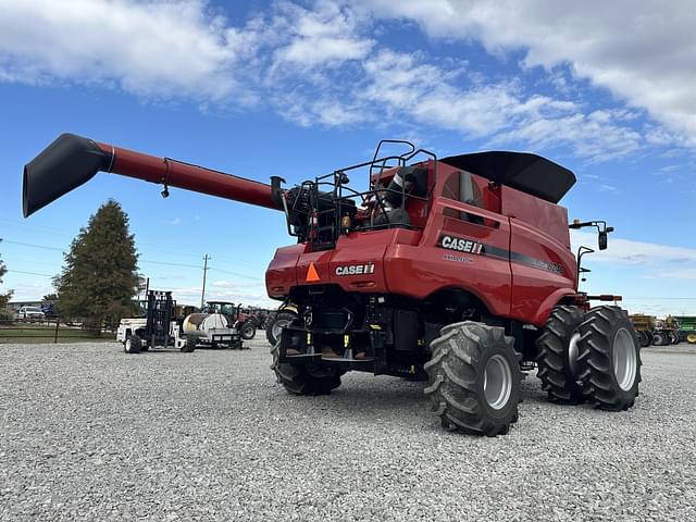 Image of Case IH 8240 equipment image 4