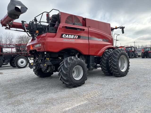 Image of Case IH 8240 equipment image 2