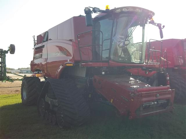 Image of Case IH 8240 equipment image 2