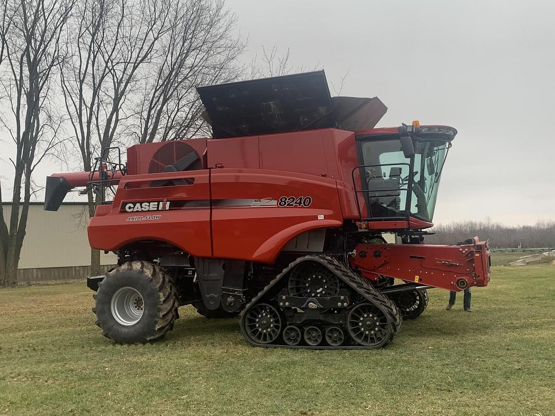 Image of Case IH 8240 Primary image