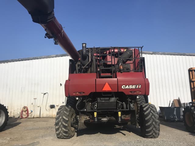 Image of Case IH 8240 equipment image 3