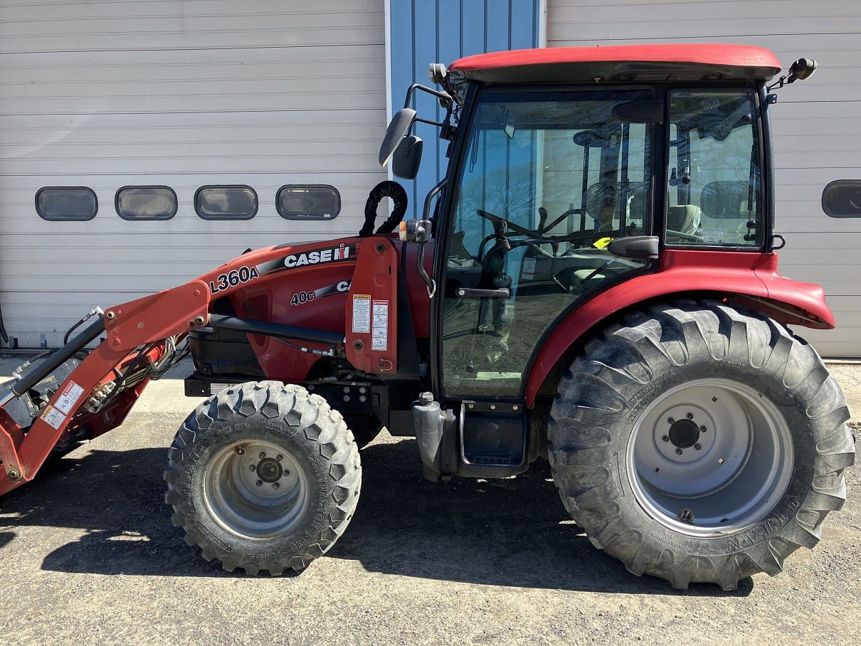 2016 Case IH Farmall 40C Equipment Image0