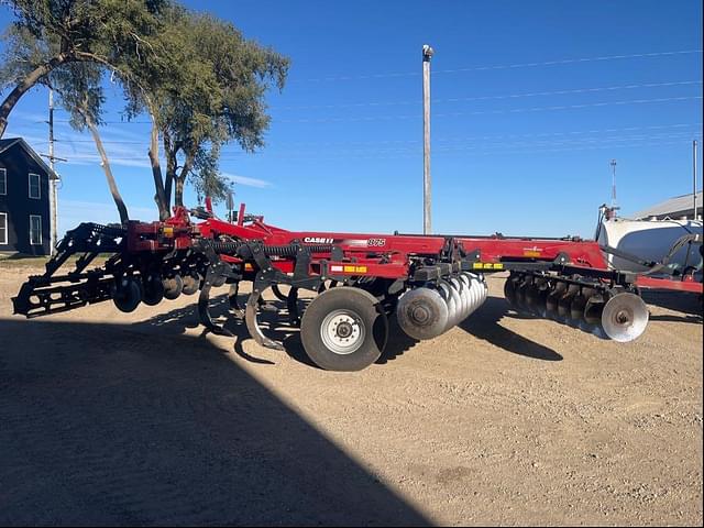 Image of Case IH Ecolo-Tiger 875 equipment image 2