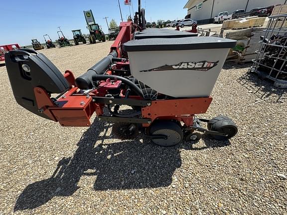 Image of Case IH 1235 equipment image 3