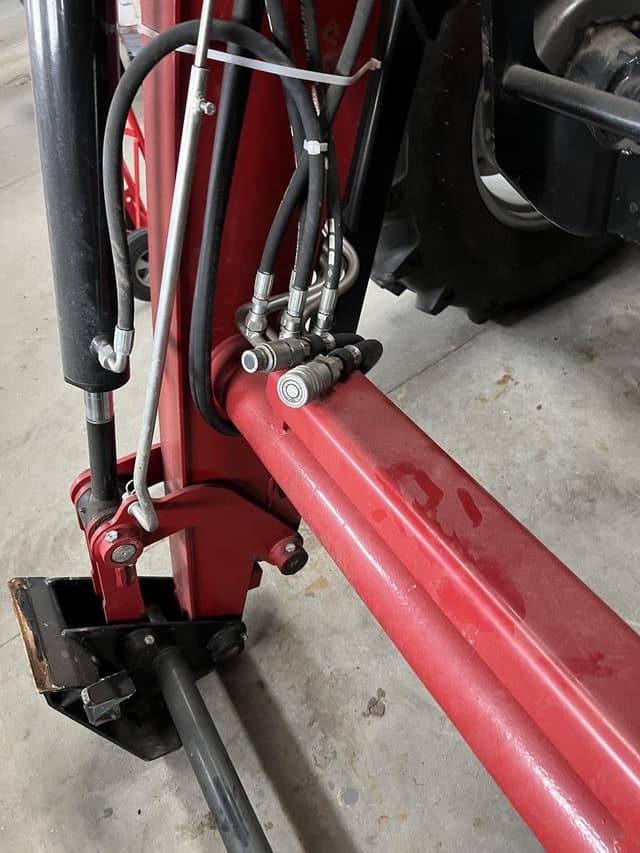 Image of Case IH Farmall 100C equipment image 3