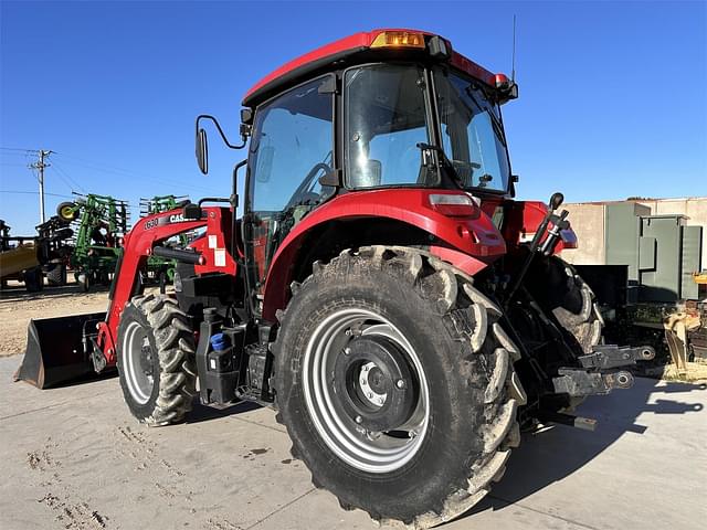 Image of Case IH Farmall 100C equipment image 4