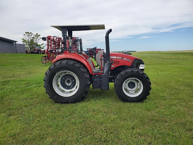 Image of Case IH Farmall 100C equipment image 4