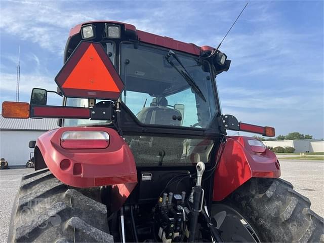 Image of Case IH Farmall 120A equipment image 3