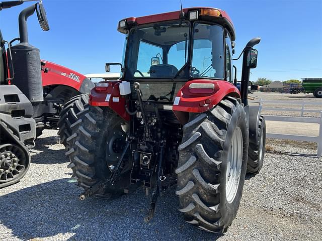 Image of Case IH Farmall 120C equipment image 3