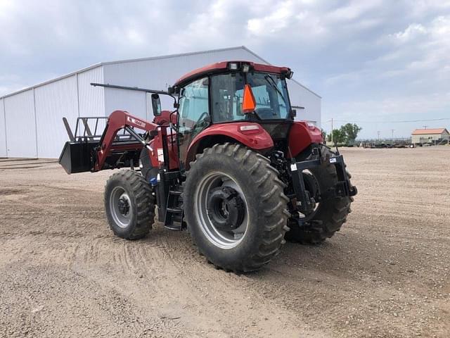 Image of Case IH Farmall 140A equipment image 2