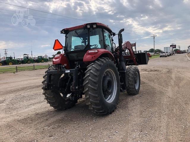 Image of Case IH Farmall 140A equipment image 4