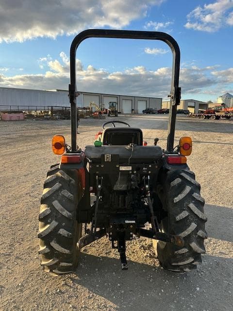 Image of Case IH Farmall 30A equipment image 3