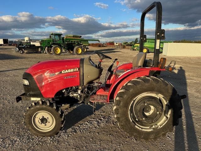 Image of Case IH Farmall 30A equipment image 1