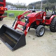 Image of Case IH Farmall 35A equipment image 4