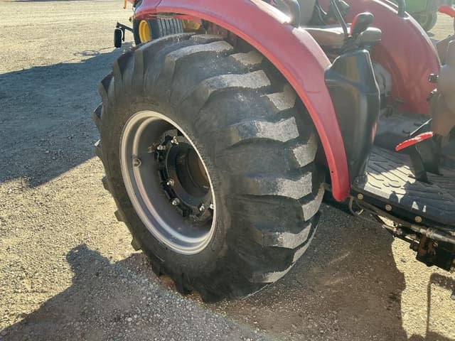 Image of Case IH Farmall 50C equipment image 4