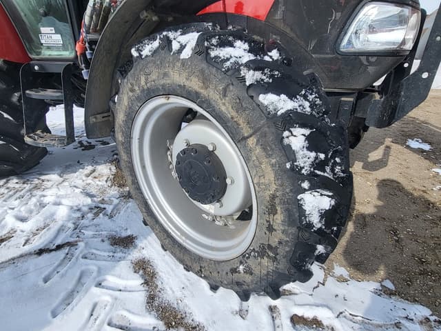 Image of Case IH Farmall 75C equipment image 4