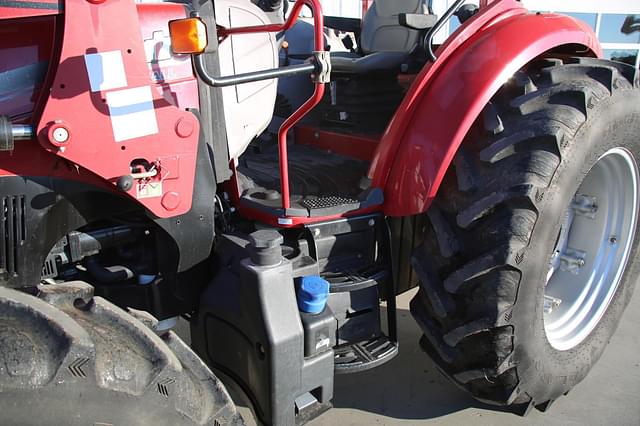 Image of Case IH Farmall 90C equipment image 1