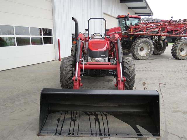 Image of Case IH Farmall 90C equipment image 4