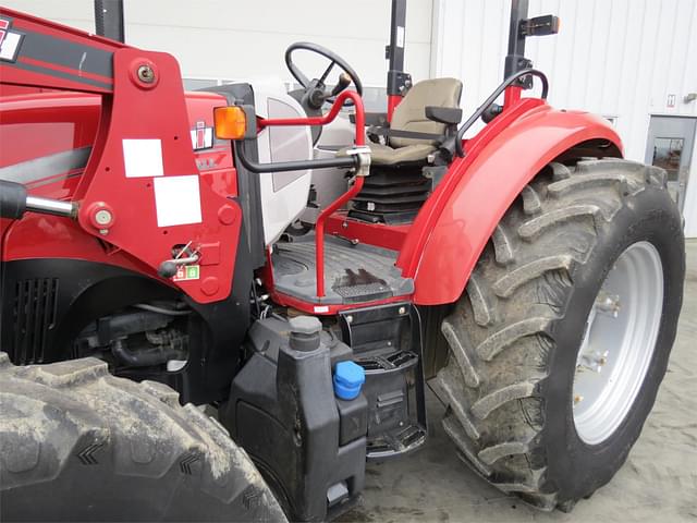 Image of Case IH Farmall 90C equipment image 1