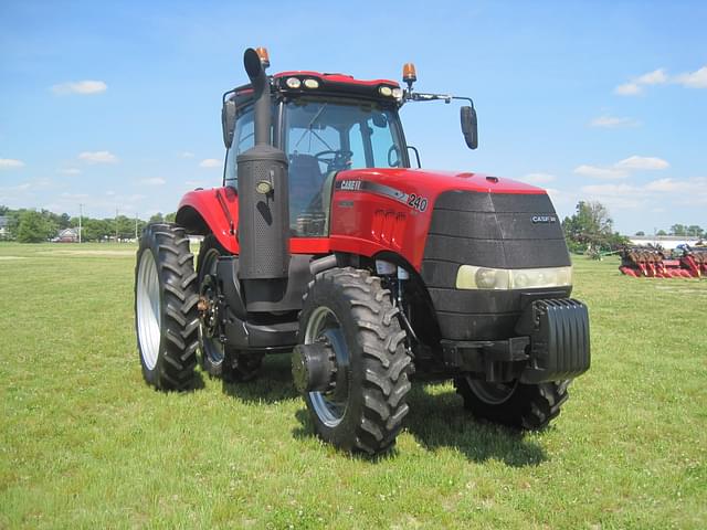 Image of Case IH Magnum 240 equipment image 2