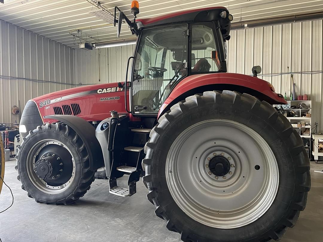 Image of Case IH Magnum 240 CVT Primary image