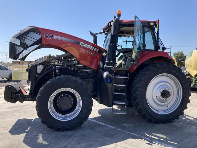 Image of Case IH Magnum 250 CVT equipment image 3