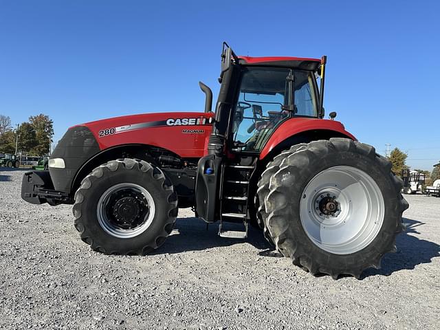 Image of Case IH Magnum 280 equipment image 2