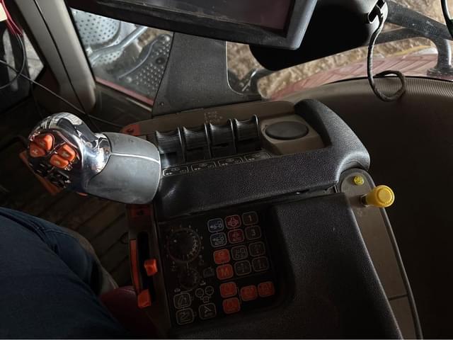 Image of Case IH Magnum 310 equipment image 3