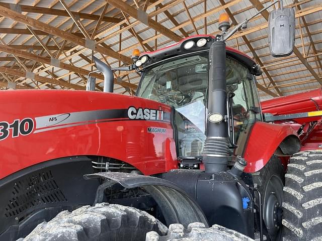 Image of Case IH Magnum 310 equipment image 2