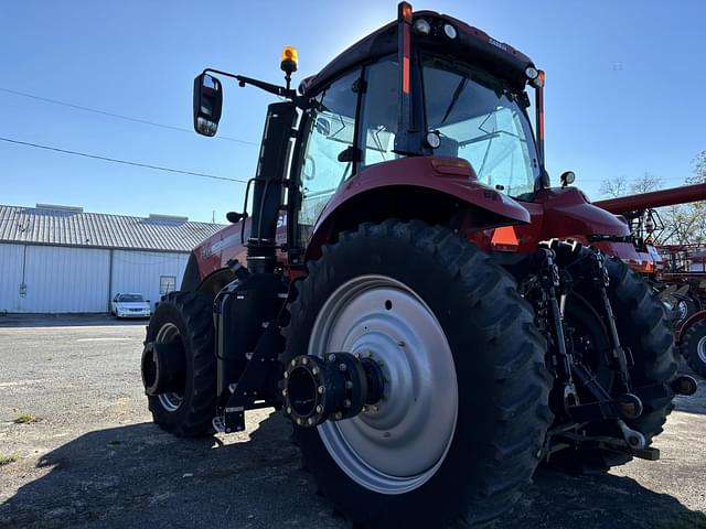 Image of Case IH Magnum 340 equipment image 2