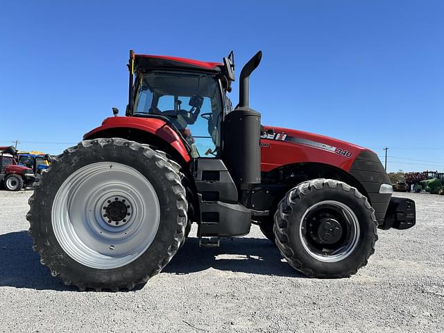 Image of Case IH Magnum 340 equipment image 3