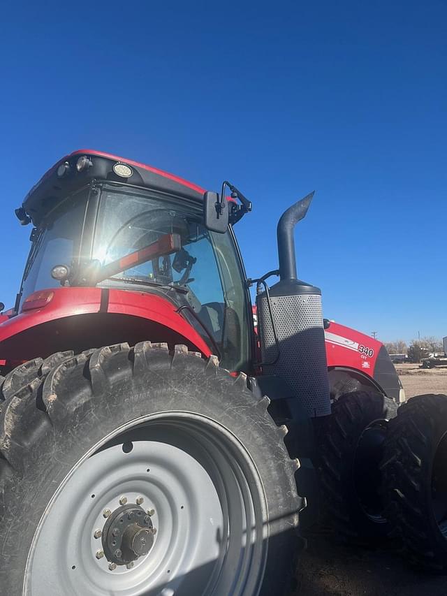 Image of Case IH Magnum 340 equipment image 2