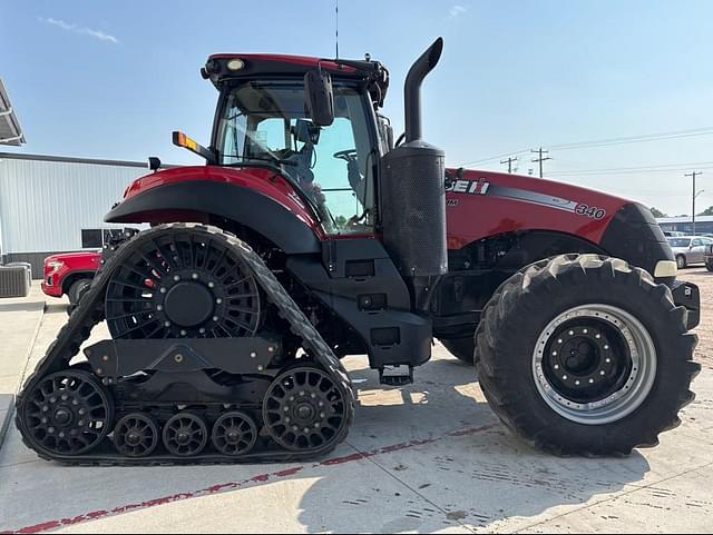 Image of Case IH Magnum 340 Rowtrac equipment image 3