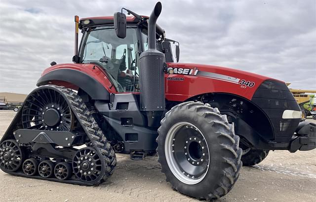 Image of Case IH Magnum 340 Rowtrac equipment image 4