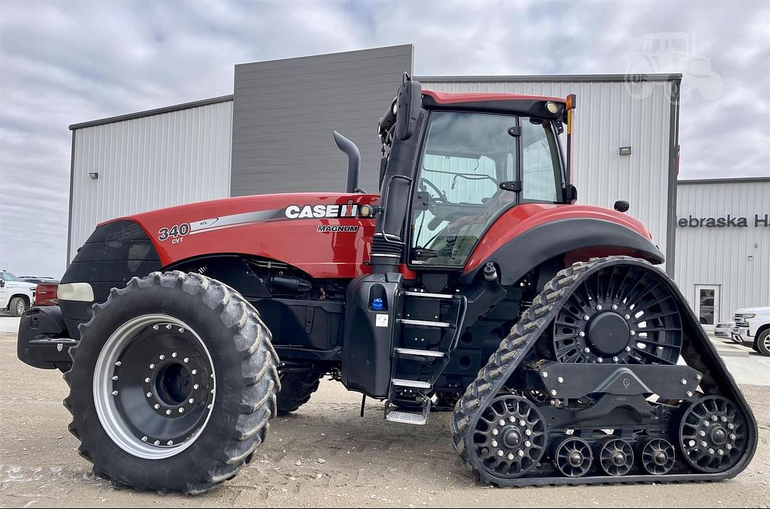 Image of Case IH Magnum 340 Rowtrac Primary image