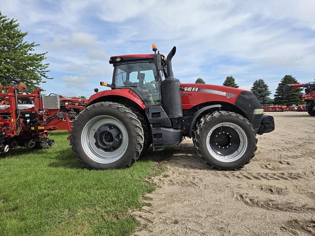 Image of Case IH Magnum 380 equipment image 4
