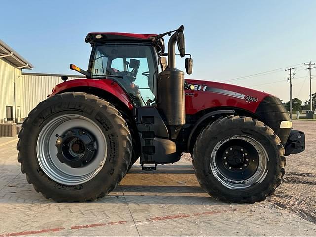 Image of Case IH Magnum 380 equipment image 4