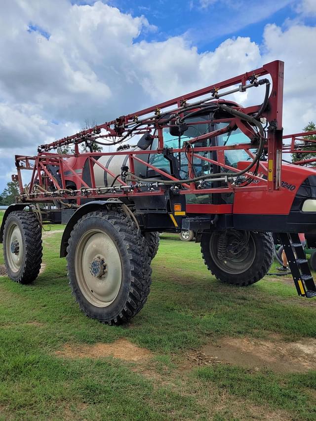 Image of Case IH Patriot 3240 equipment image 3