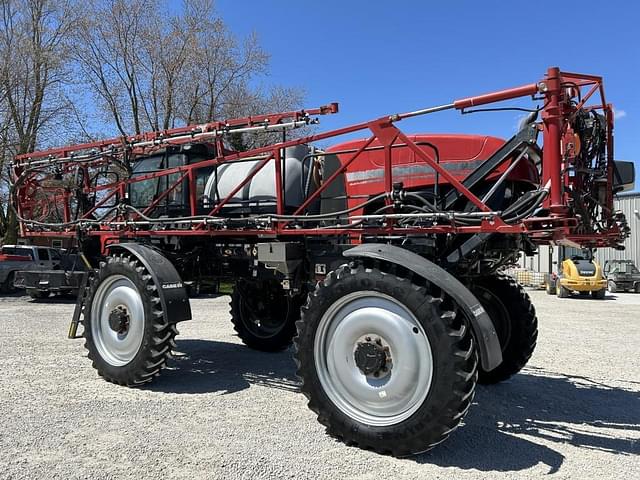 Image of Case IH Patriot 3240 equipment image 4