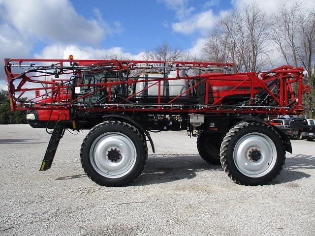 Image of Case IH Patriot 3240 equipment image 2