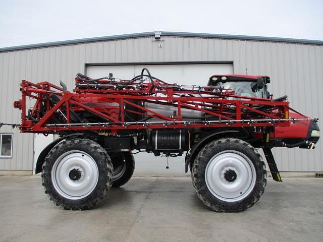 Image of Case IH Patriot 3340 equipment image 3