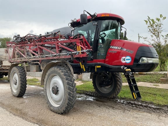 2016 Case IH Patriot 4440 Equipment Image0