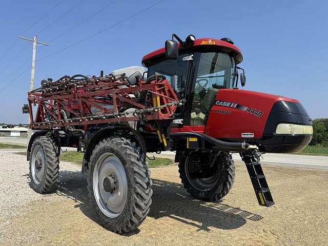 Image of Case IH Patriot 4440 equipment image 2