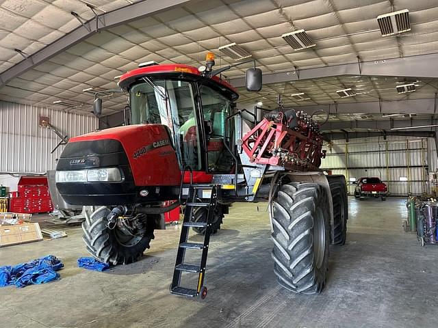 Image of Case IH Patriot 4440 equipment image 2