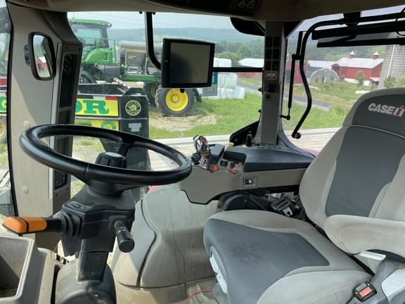 Image of Case IH Puma 220 equipment image 2