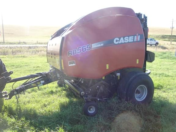 Image of Case IH RB565 equipment image 2