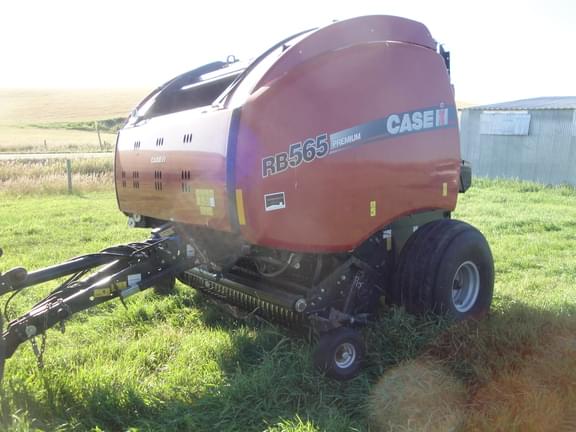 Image of Case IH RB565 equipment image 1