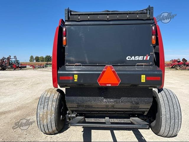 Image of Case IH RB565 equipment image 3