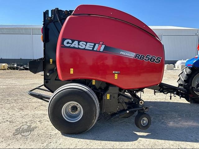 Image of Case IH RB565 equipment image 1