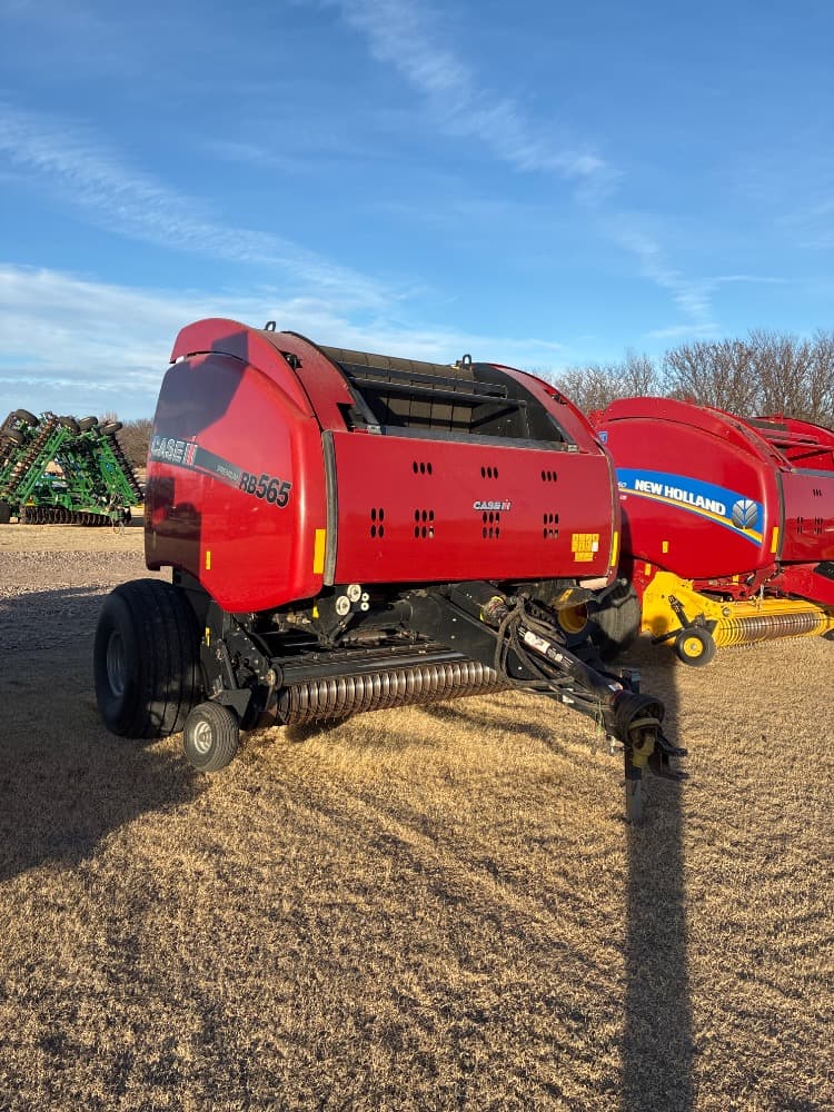 Image of Case IH RB565 Image 1